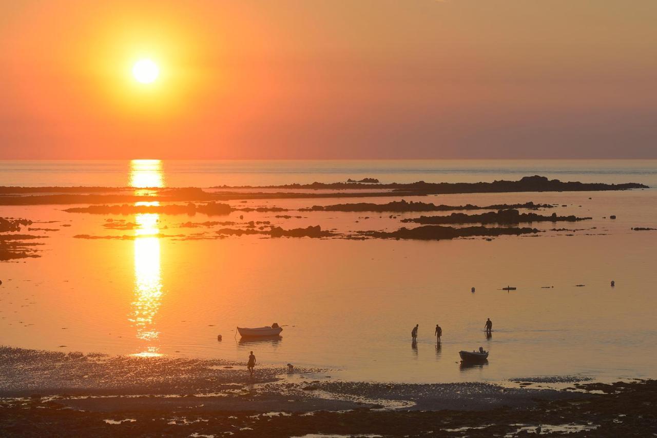 Driftwood Inn Saint Saviour Buitenkant foto